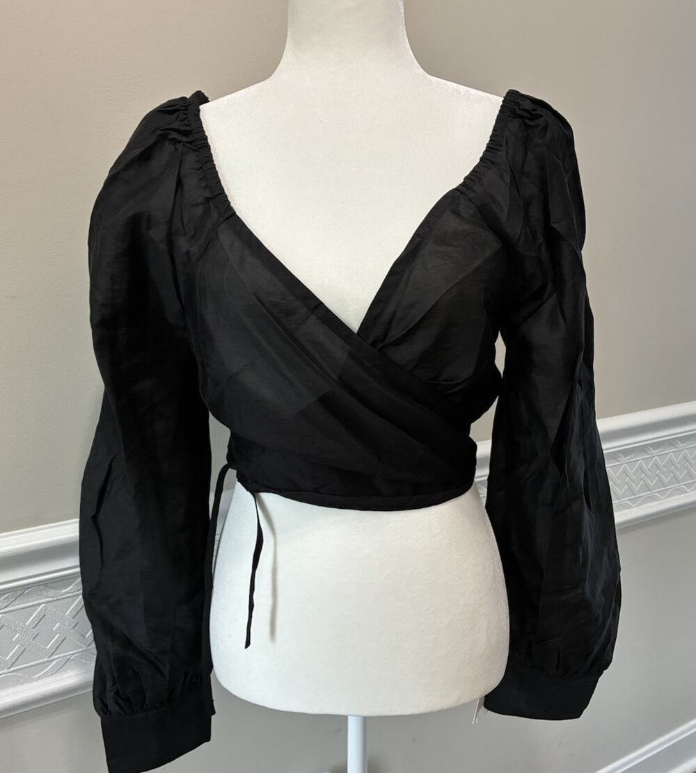 NWT OPEN EDIT BLACK WRAP CROP SHIRT WITH RUCHED LONG SLEEVES- SIZE Large